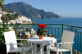 Amalfi Blue Flowers A